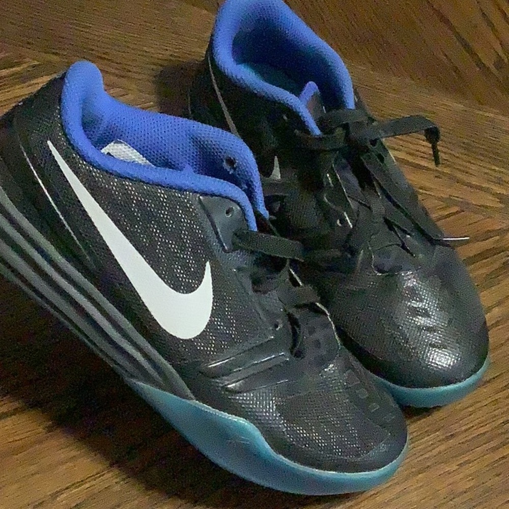Nike Kids Black Sneakers with Blue Accents